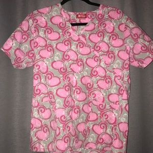 Medium hearts scrub top💕